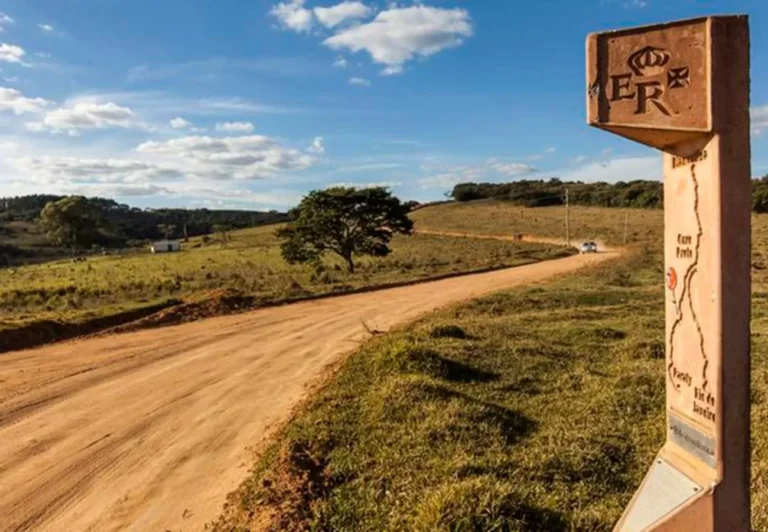 Rotas encantadoras: viagem de carro imperdível